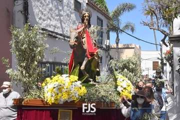 La procesión de La Burrita toma San Juan después de dos años de suspensión por la pandemia/Francisco Javier Santana y Antonio Alí.
